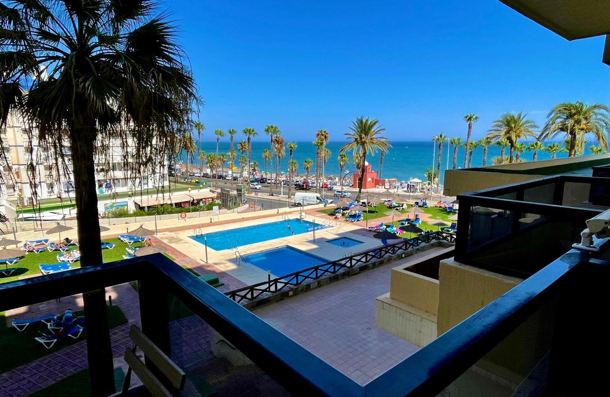 Aloha Playa Vistas Al Mar Apartman Benalmádena Kültér fotó