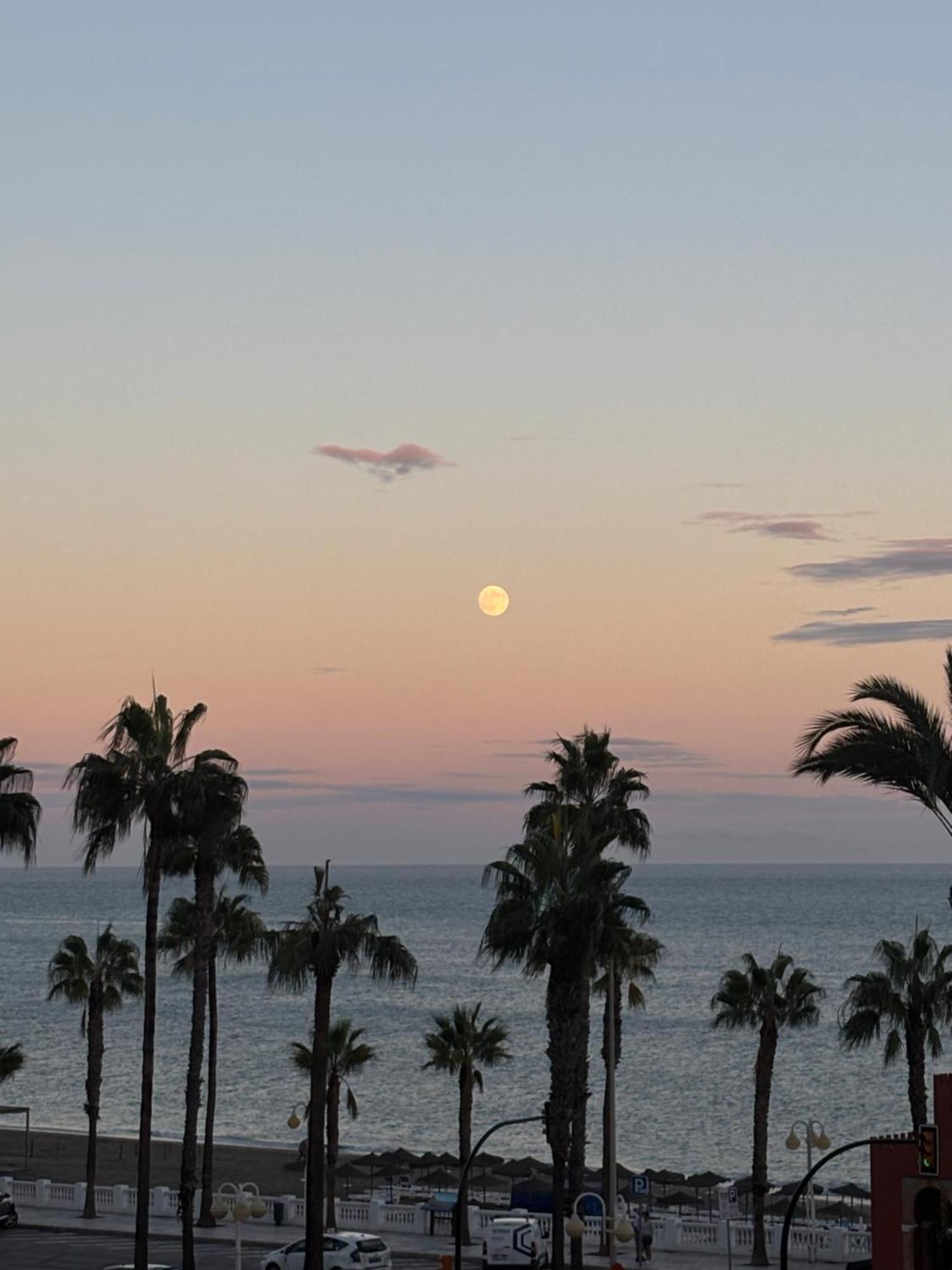 Aloha Playa Vistas Al Mar Apartman Benalmádena Kültér fotó