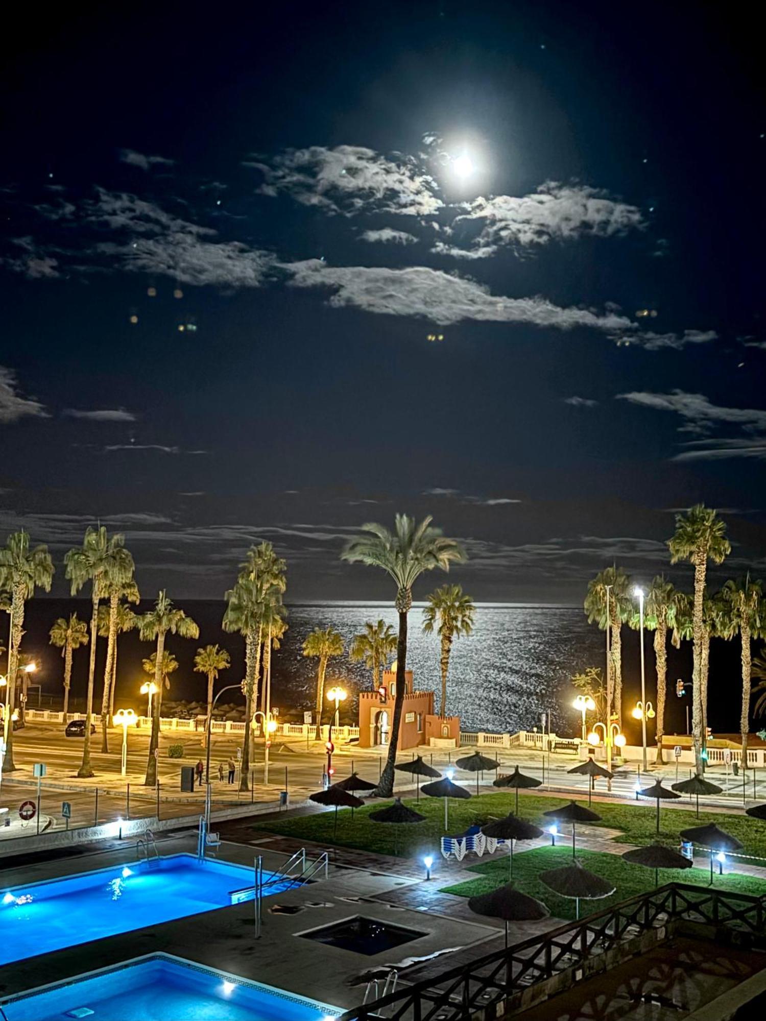 Aloha Playa Vistas Al Mar Apartman Benalmádena Kültér fotó